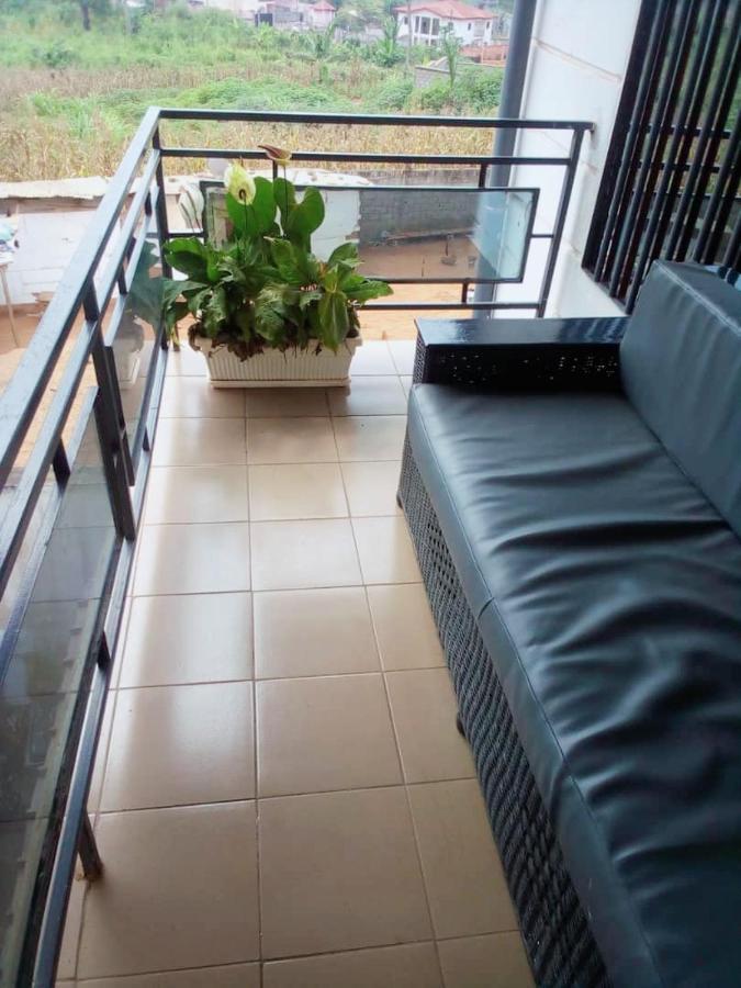 Appartement 2 Chambres Residence Avec Piscine Yaoundé Exterior foto